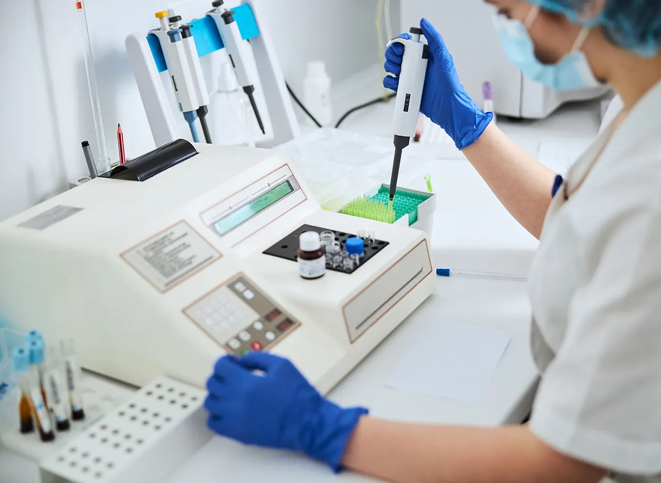 Laboratorio di analisi a Roma centro che offre prelievi del sangue, esami strumentali, visite specialistiche e accertamenti diagnostici per rispondere in modo sostenibile alle esigenze di salute di ogni paziente.